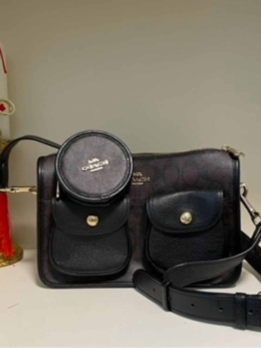Authentic Coach brown signature handbag with gold hardware women/girls